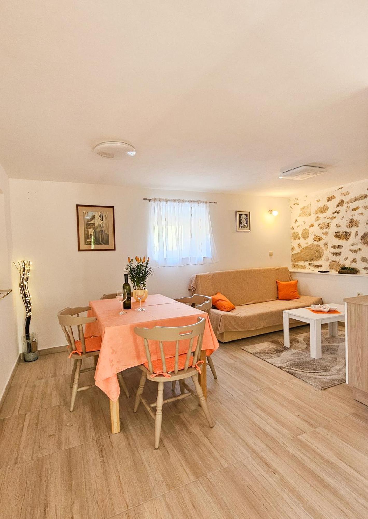 Apartman Petra Vrh  Exterior photo